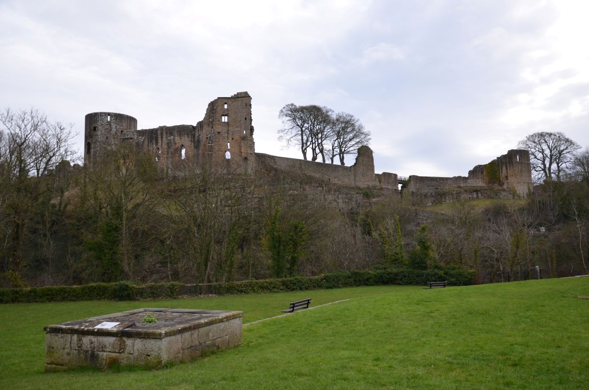 Observing the castle of Barnard Castle