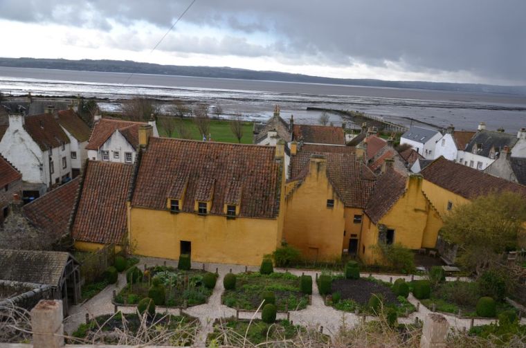 The back of Culross palace from the streets