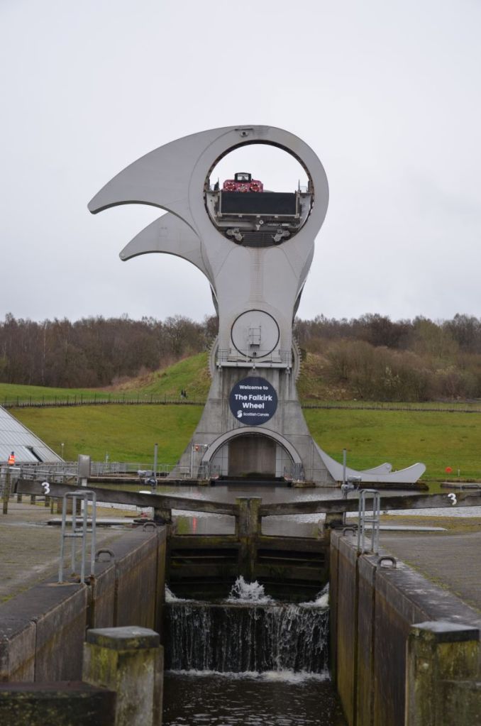 Observing the wheel of Falkirk from its side