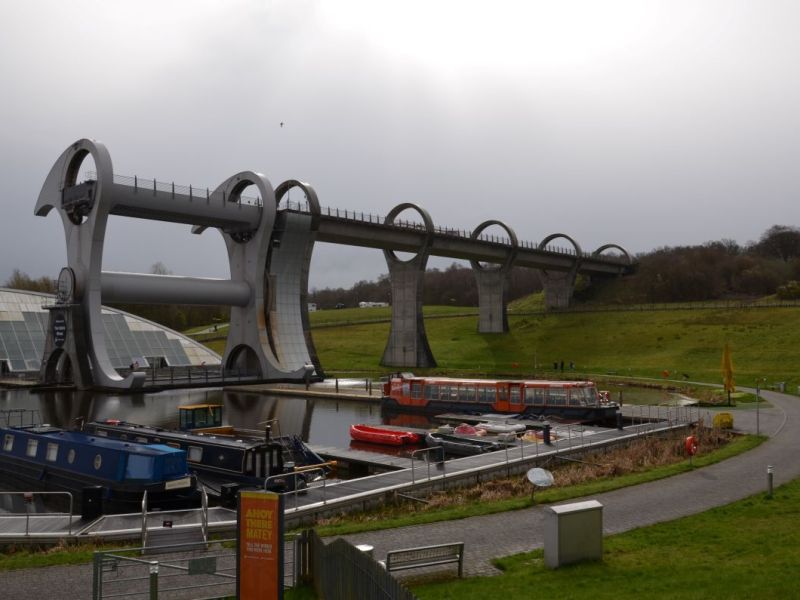 The Falkirk Wheel to Stirling Castle: Iconic Monuments & Architecture | Family & Dog-Friendly&nbsp;Holiday
