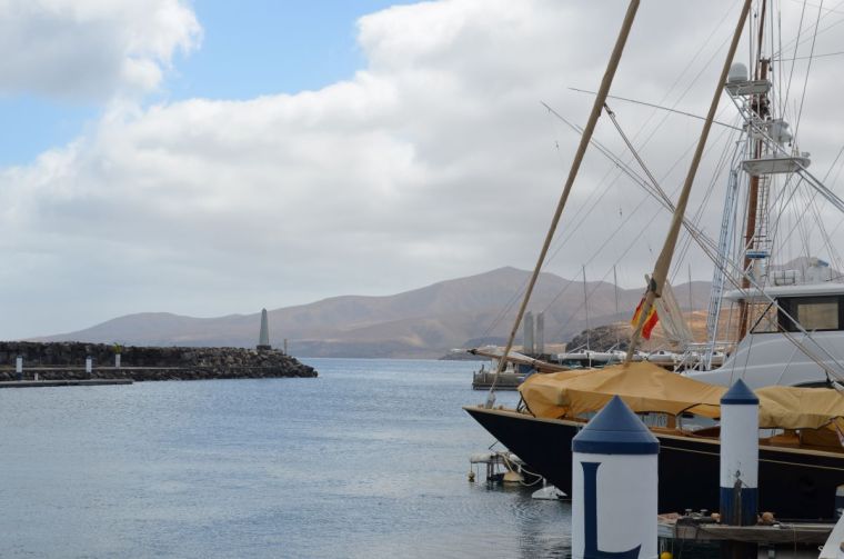 Entry of the harbour of Puerto Calero